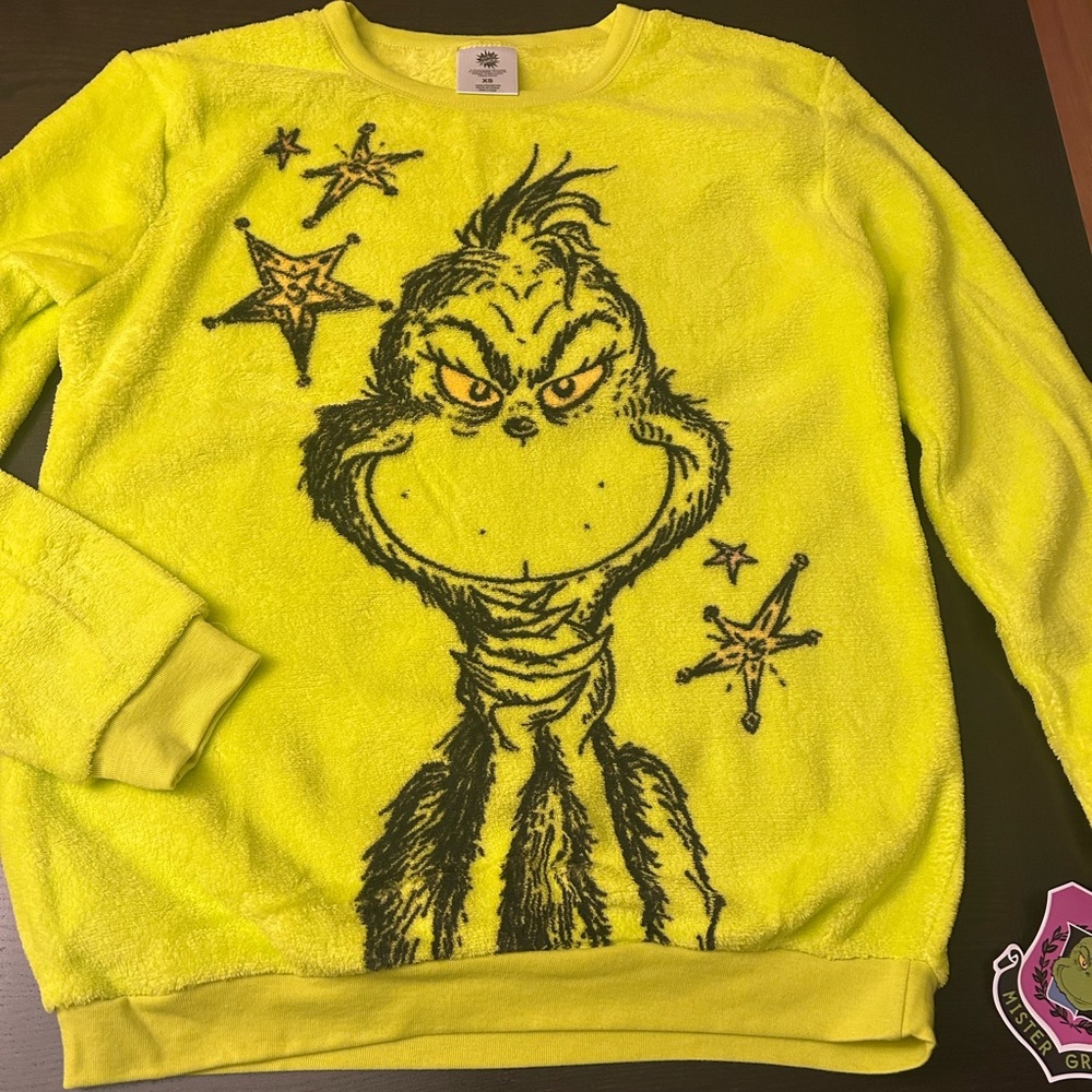 NWT Grinch graphic green woobie sweatshirt hoodie xS x-small new
